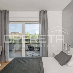 Novoizgrađena moderna vila s garažom i bazenom, Kaštel Novi