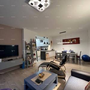 Obiteljska kuća sa dvorištem u Puli! Gregovica .