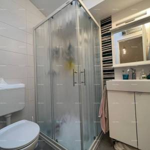 Obiteljska kuća sa dvorištem u Puli! Gregovica .