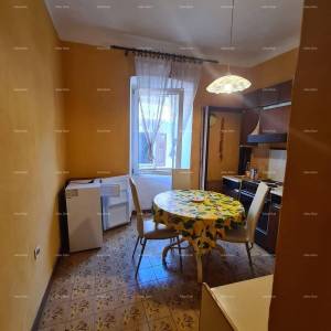 Odličan stan u srcu grada, Pula.