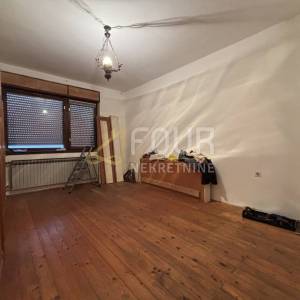 Ogulin - centar, kuća stambeno poslovne namjene, garaža