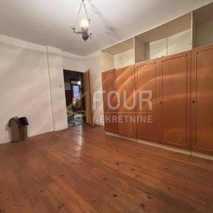 Ogulin - centar, kuća stambeno poslovne namjene, garaža