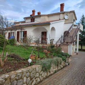 Okolica grada Labina, samostojeća.