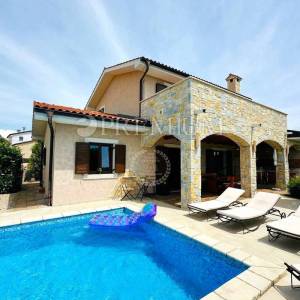 Okolica Krka- rustikalna kuća s pogledom na more! 