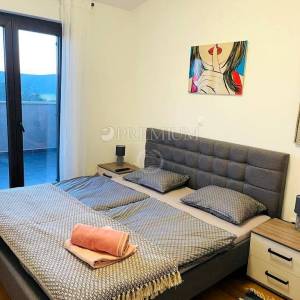 Okolica Krka- rustikalna kuća s pogledom na more! 