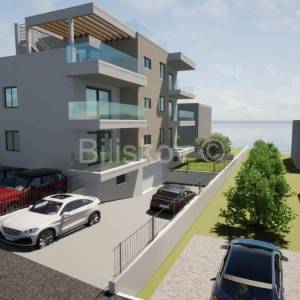 Okrug Gornji,nekoliko koraka od plaže,Prodaja