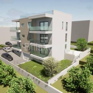 Okrug Gornji,nekoliko koraka od plaže,Prodaja