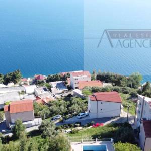 Omiš Čelina 498 m2 građevinsko zemljište - otvoren pogled na more