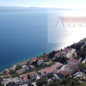 Omiš Čelina 498 m2 građevinsko zemljište - otvoren pogled na more