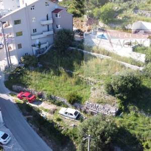Omiš Čelina 498 m2 građevinsko zemljište - otvoren pogled na more