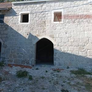 Omiš Lokva Rogoznica renovirana kamena kuća 90 m2