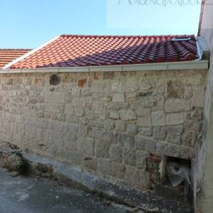 Omiš Lokva Rogoznica renovirana kamena kuća 90 m2