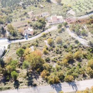 Omiš Stanići 3800 m2 građevinsko zemljište top loakcija