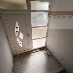 Omiš Stanići - kuća 720 m2 trajan pogled na more - novo u ponudi