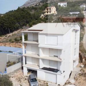 Omiš Stanići - kuća 720 m2 trajan pogled na more - novo u ponudi