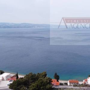 Omiš Stanići - kuća 720 m2 trajan pogled na more - novo u ponudi