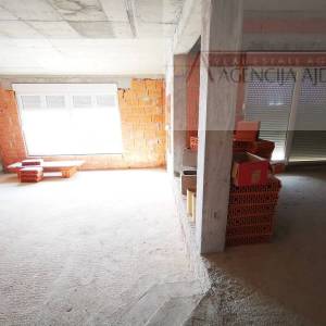 Omiš Stanići - kuća 720 m2 trajan pogled na more - novo u ponudi