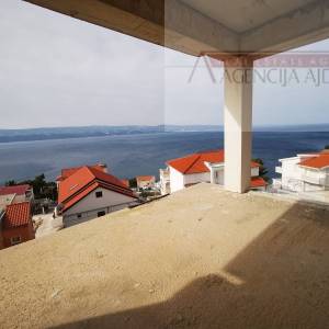 Omiš Stanići - kuća 720 m2 trajan pogled na more - novo u ponudi