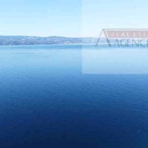 Omiš zemljište 31600 m2 uz samo more - TOP PONUDA