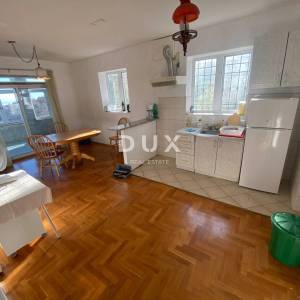 OPATIJA, BREGI - samostojeća kuća 400 m2 + okućnica 826 m2 + 3 garaže s pogledom na more! PRILIKA!