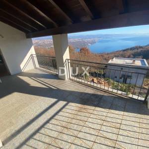 OPATIJA, BREGI - samostojeća kuća 400 m2 + okućnica 826 m2 + 3 garaže s pogledom na more! PRILIKA!