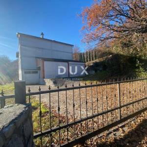 OPATIJA, BREGI - samostojeća kuća 400 m2 + okućnica 826 m2 + 3 garaže s pogledom na more! PRILIKA!