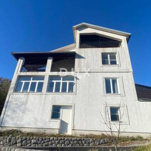 OPATIJA, BREGI - samostojeća kuća 400 m2 + okućnica 826 m2 + 3 garaže s pogledom na more! PRILIKA!