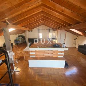 OPATIJA, BREGI - samostojeća kuća 400 m2 + okućnica 826 m2 + 3 garaže s pogledom na more! PRILIKA!