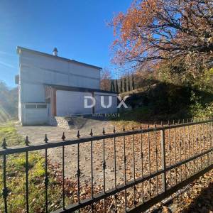 OPATIJA, BREGI - samostojeća kuća 400 m2 + okućnica 826 m2 + 3 garaže s pogledom na more! PRILIKA!