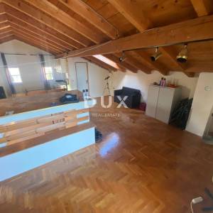 OPATIJA, BREGI - samostojeća kuća 400 m2 + okućnica 826 m2 + 3 garaže s pogledom na more! PRILIKA!