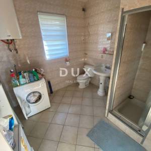 OPATIJA, BREGI - samostojeća kuća 400 m2 + okućnica 826 m2 + 3 garaže s pogledom na more! PRILIKA!