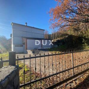 OPATIJA, BREGI - samostojeća kuća 400 m2 + okućnica 826 m2 + 3 garaže s pogledom na more! PRILIKA!