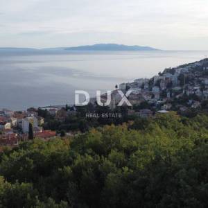OPATIJA, CENTAR- građevinsko zemljište 1900m2 s GRAĐ. DOZVOLOM s panoramskim pogledom na more za obiteljsku kuću/ villu/ stambe...