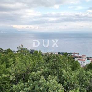 OPATIJA, CENTAR- građevinsko zemljište 1900m2 s GRAĐ. DOZVOLOM s panoramskim pogledom na more za obiteljsku kuću/ villu/ stambe...