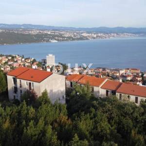 OPATIJA, CENTAR- građevinsko zemljište 1900m2 s GRAĐ. DOZVOLOM s panoramskim pogledom na more za obiteljsku kuću/ villu/ stambe...