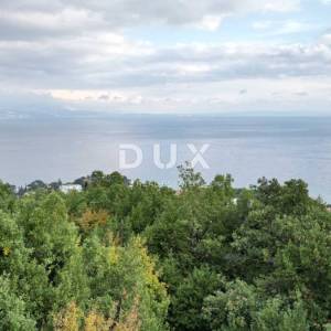 OPATIJA, CENTAR- građevinsko zemljište 1900m2 s GRAĐ. DOZVOLOM s panoramskim pogledom na more za obiteljsku kuću/ villu/ stambe...