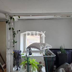 OPATIJA, CENTAR - HITNO!!!!  Stan za renovaciju, 3S+DB 117m2