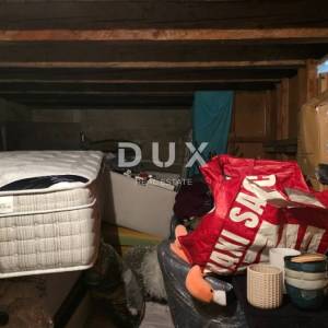 OPATIJA, CENTAR - HITNO!!!!  Stan za renovaciju, 3S+DB 117m2