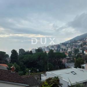 OPATIJA, CENTAR - HITNO!!!!  Stan za renovaciju, 3S+DB 117m2