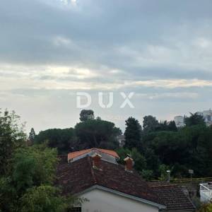 OPATIJA, CENTAR - HITNO!!!!  Stan za renovaciju, 3S+DB 117m2