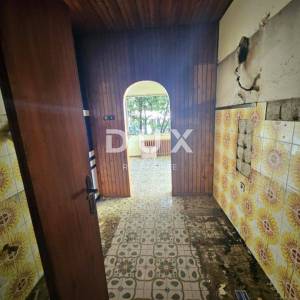 OPATIJA, CENTAR- samostojeća kuća 250m2 s panoramskim pogledom na more + okoliš 740m2