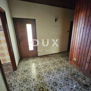 OPATIJA, CENTAR- samostojeća kuća 250m2 s panoramskim pogledom na more + okoliš 740m2