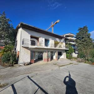 OPATIJA, CENTAR- samostojeća kuća 250m2 s panoramskim pogledom na more + okoliš 740m2