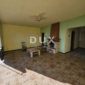 OPATIJA, CENTAR- samostojeća kuća 250m2 s panoramskim pogledom na more + okoliš 740m2