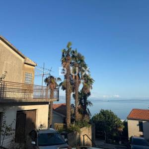 OPATIJA, CENTAR - samostojeća kuća s otvorenim pogledom na more i parkingom iznad centra