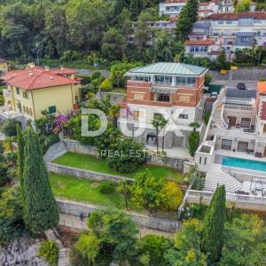 OPATIJA, CENTAR - vila prvi red do mora blizu centra Opatije