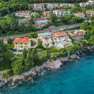 OPATIJA, CENTAR - vila prvi red do mora blizu centra Opatije