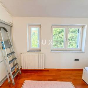 OPATIJA, IČIĆI - penthouse u predivnoj vili iznad Mariott resorta, garaža, 300m od plaže