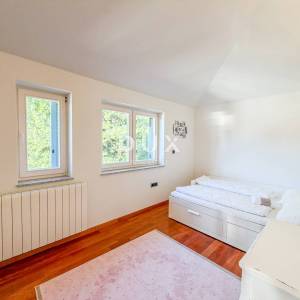 OPATIJA, IČIĆI - penthouse u predivnoj vili iznad Mariott resorta, garaža, 300m od plaže