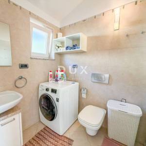 OPATIJA, IČIĆI - penthouse u predivnoj vili iznad Mariott resorta, garaža, 300m od plaže